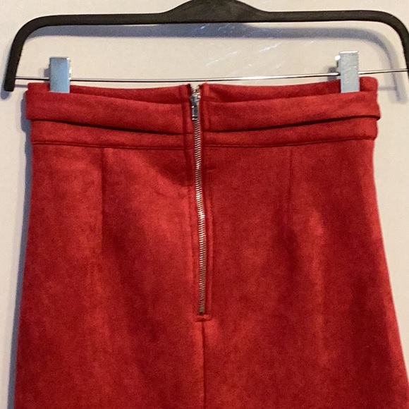 Nude burgundy fitted midi skirt size small - Picture 5 of 7